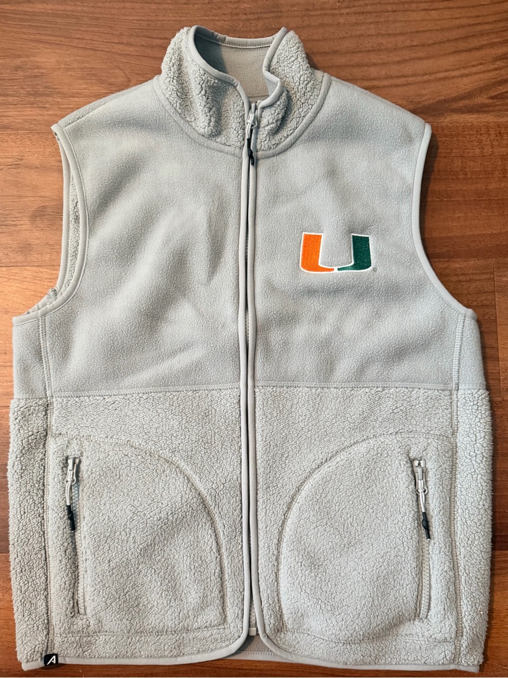 Antigua Miami Hurricanes Light Gray Sherpa Zip Vest, Small